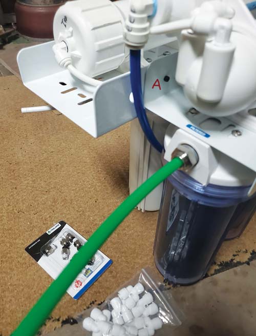 the deionization cartridge underneath the reverse osmosis filters